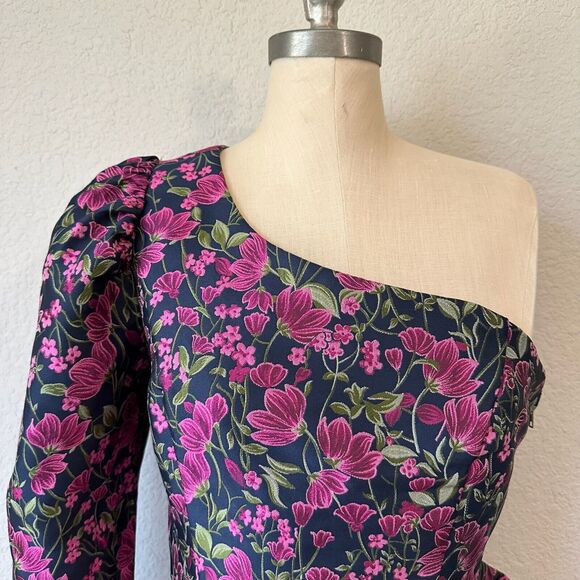 NWOT EN SAISON Floral Jacquard One Shoulder Top in Multi Floral Print - Picture 3 of 13